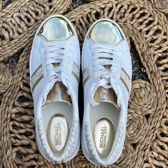 Michael Kors Irving stripe women’s lace up GOLD brand new! Worn once. - Picture 5 of 5